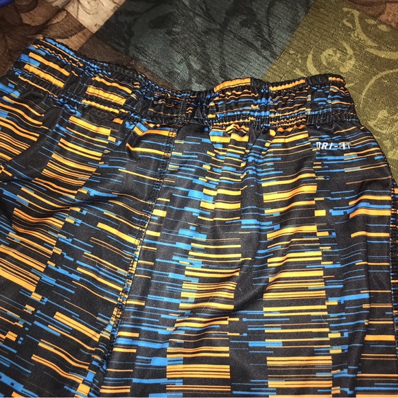 BOYS NIKE DRI-FIT BERMUDAS - Picture 6 of 8